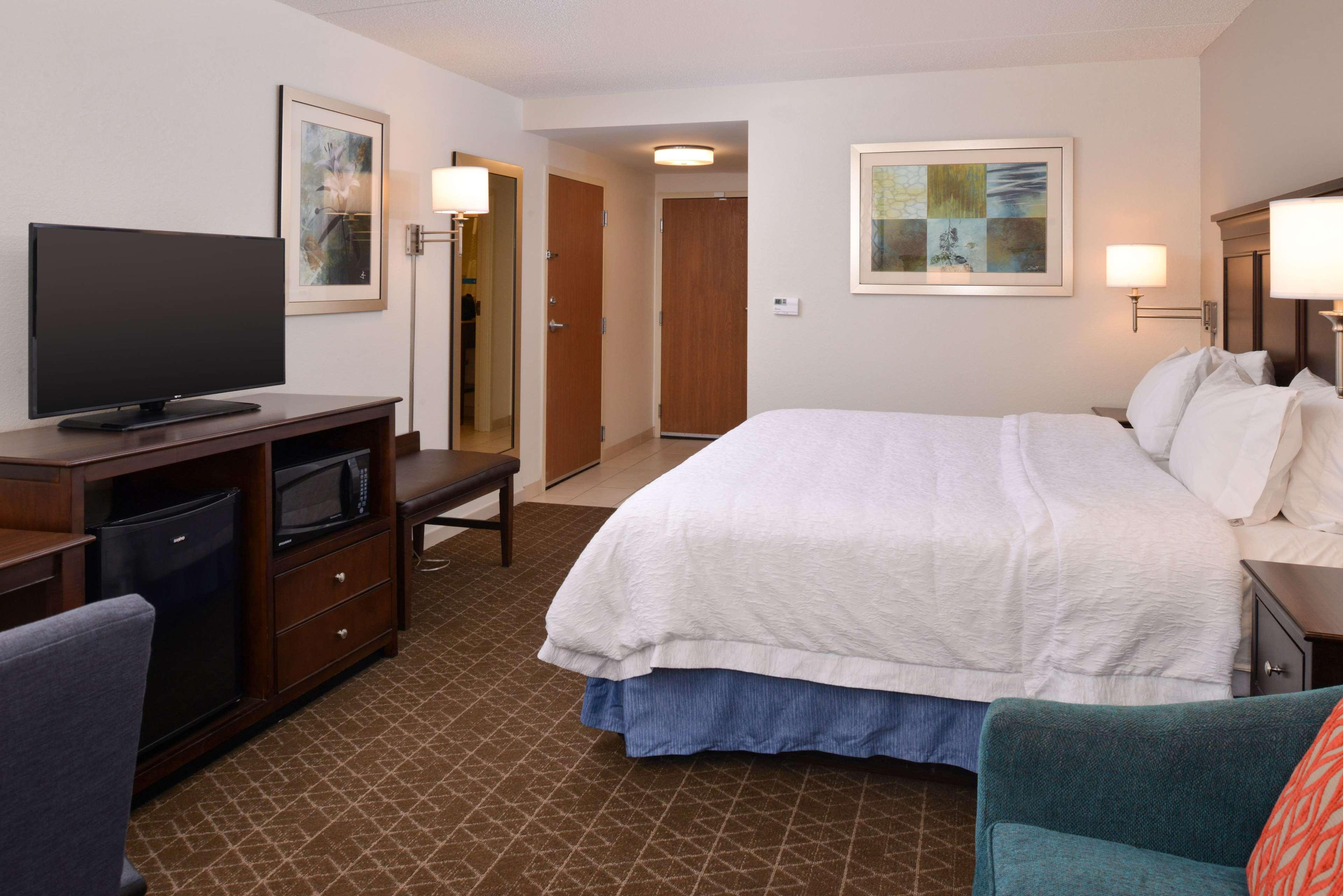 Hampton Inn & Suites Pueblo-Southgate Exterior photo