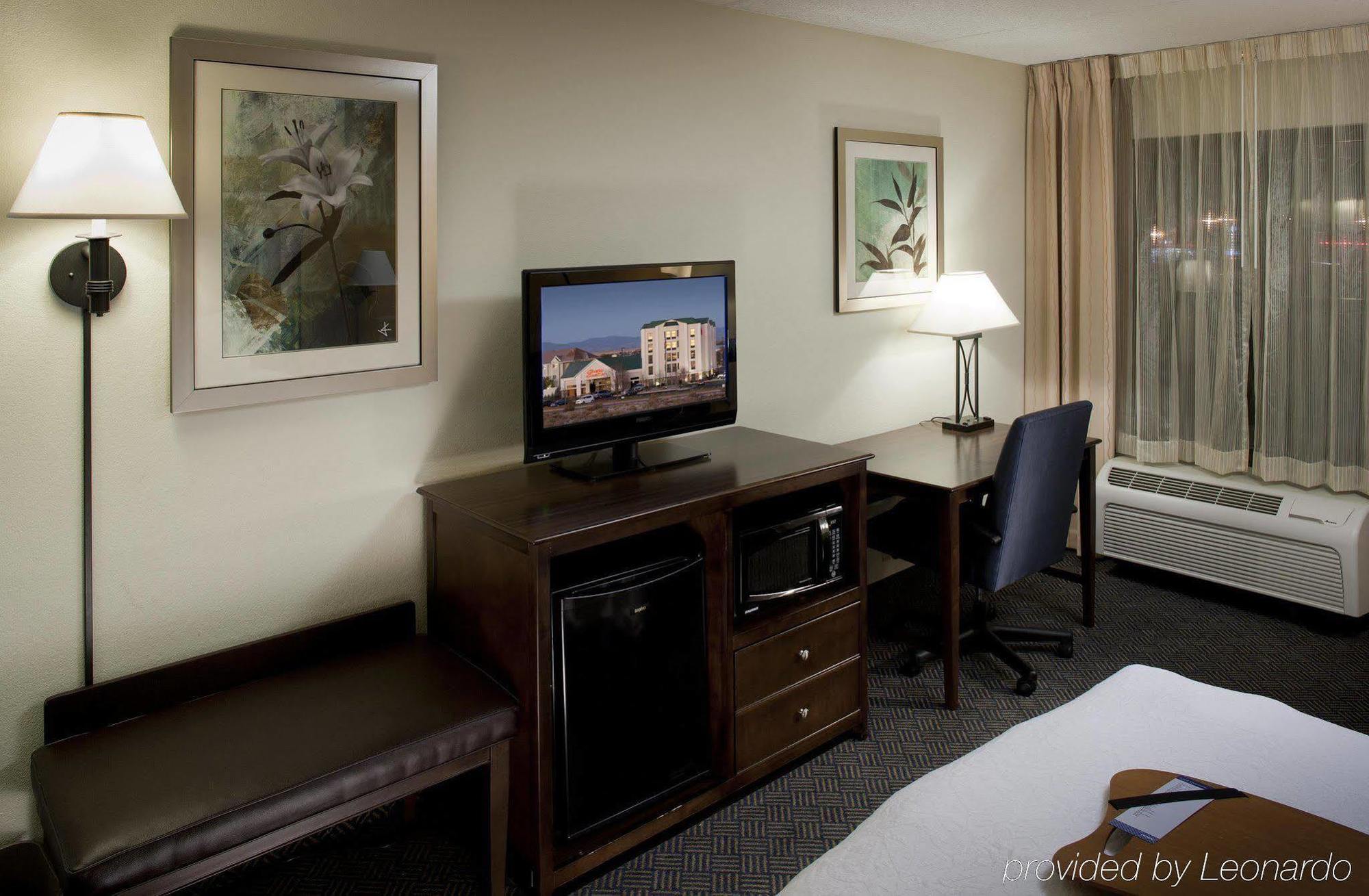 Hampton Inn & Suites Pueblo-Southgate Room photo