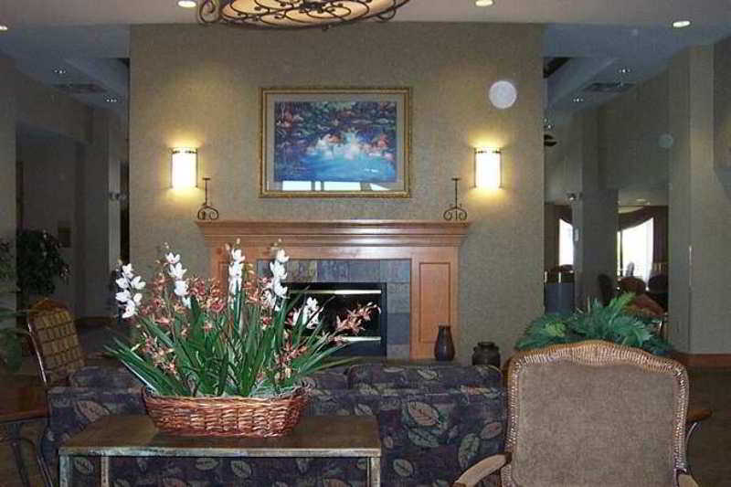 Hampton Inn & Suites Pueblo-Southgate Interior photo